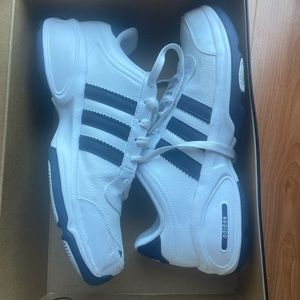 Men’s Adidas size 11